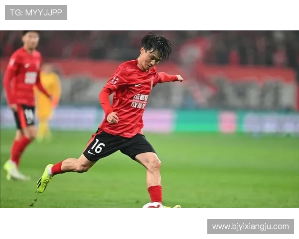 亚冠激战广岛对阵恒大全力争胜展现亚洲足球魅力